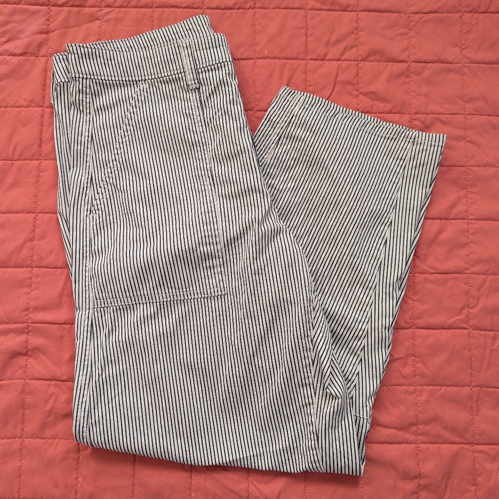 GAP Women's Striped Barrel Leg Pants - Black and White